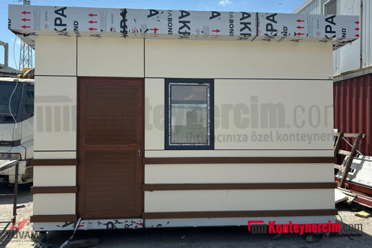 300x400cm Kompozit Dış Cephe Kaplamalı, Parapet Çatılı Bekçi Konteyneri - KOM138